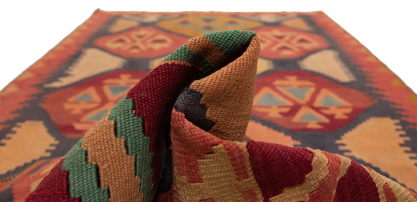 Persian Kilim | 275 x 113 cm