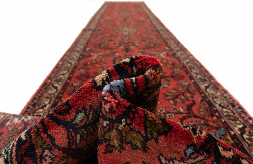 Hamedan Persian rug | 556 x 74 cm