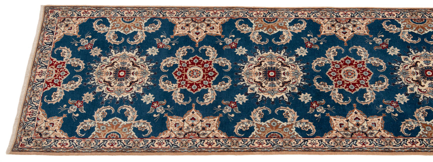 Nain 9La Persian Rug | 438 x 87 cm