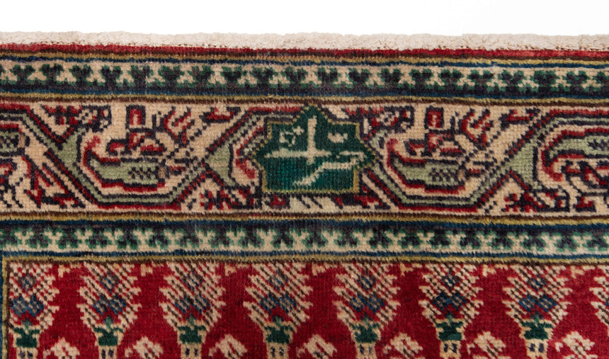 Tabriz Persian rug | 428 x 80 cm