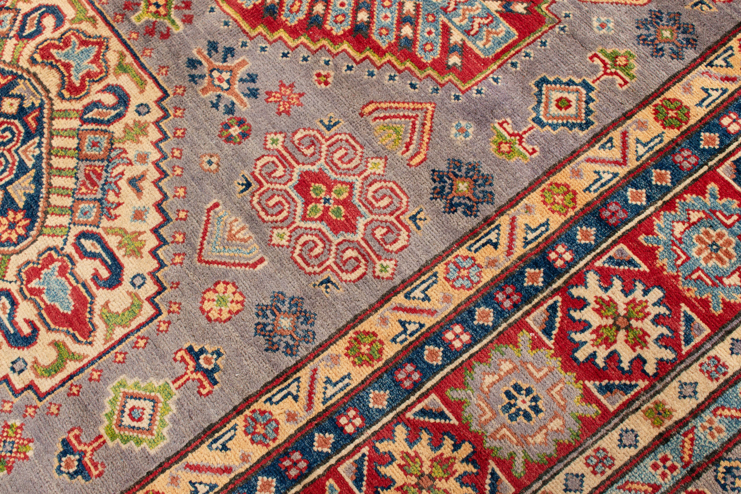 Kazak rug | 239 x 173 cm