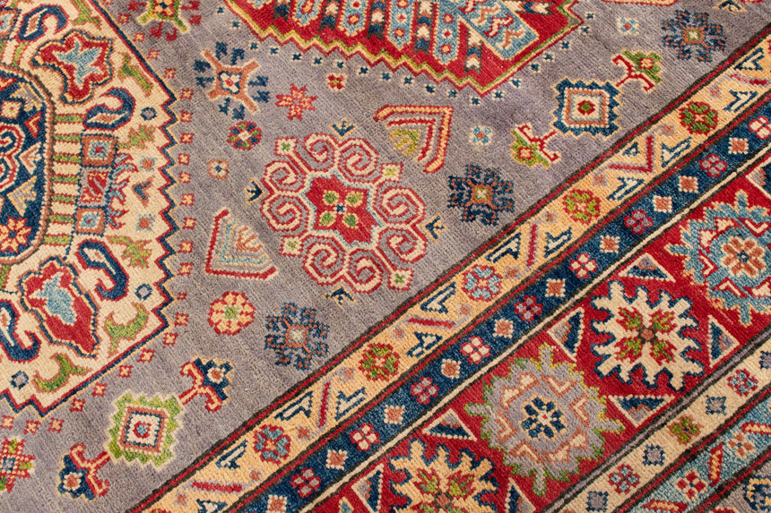 Kazak rug | 239 x 173 cm