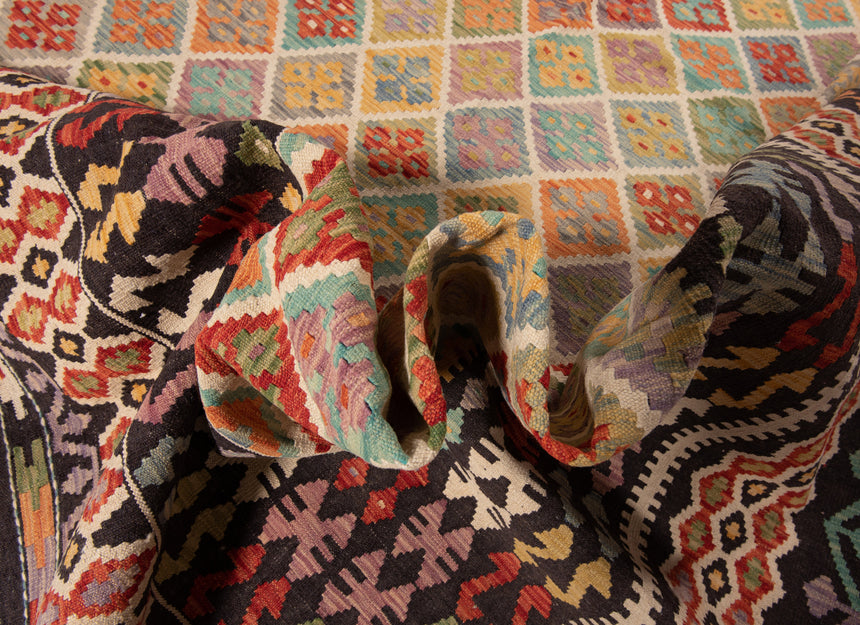 Afghan Kilim | 594 x 414 cm