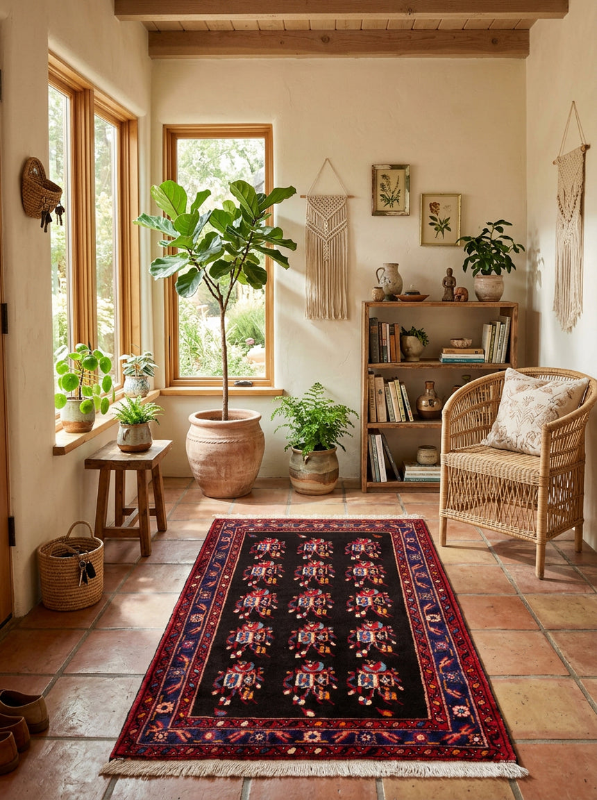 Hamedan Persian Rug | 140 x 109 cm