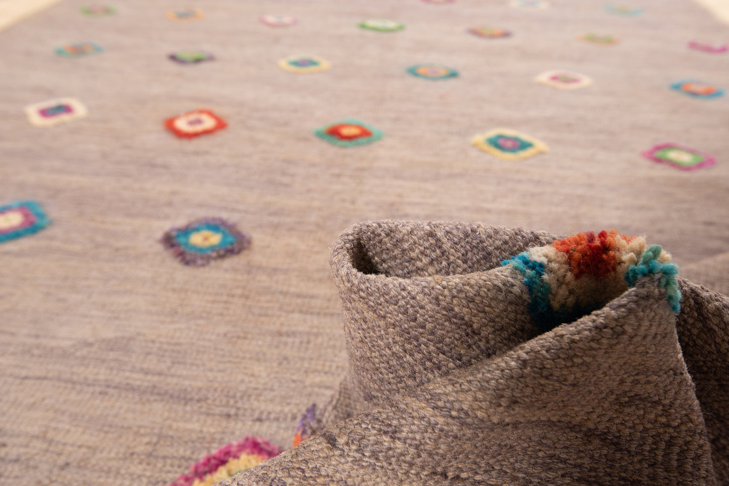 Alivio Kilim | 359 x 252 cm