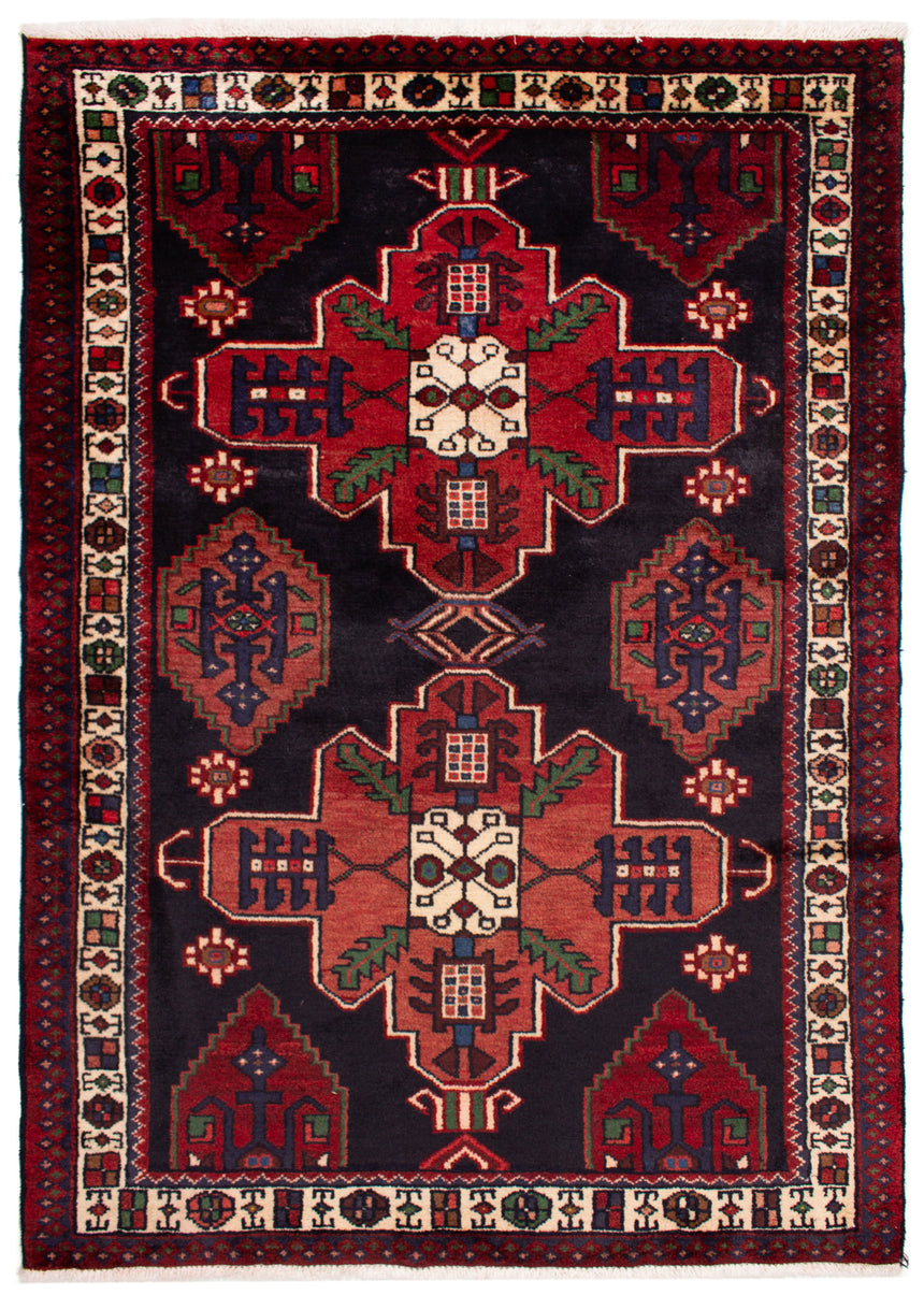 Hamedan Persian Rug | 154 x 109 cm