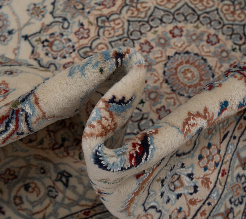 Nain 9La Persian Rug | 345 x 235 cm