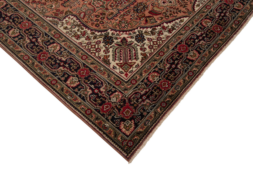 Tabriz Persian rug | 288 x 198 cm