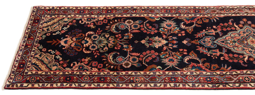 Hamedan Persian rug | 415 x 93 cm