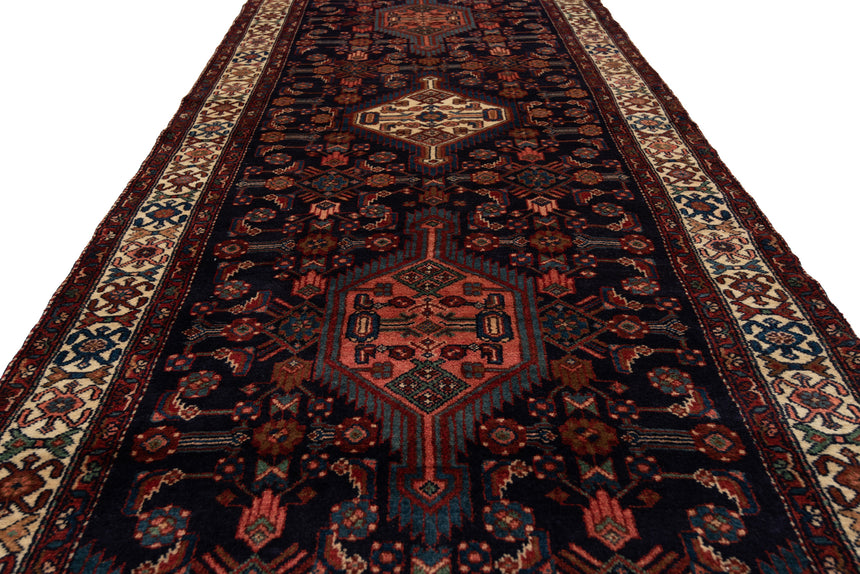 Hamedan Persian Rug | 326 x 107 cm
