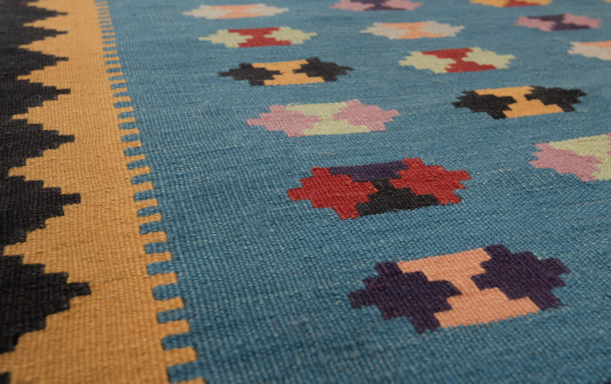 Persian Kilim | 303 x 82 cm