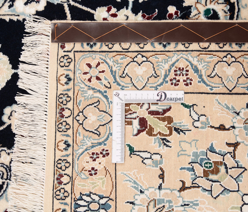 Nain 9la Persian Rug | 395 x 295 cm