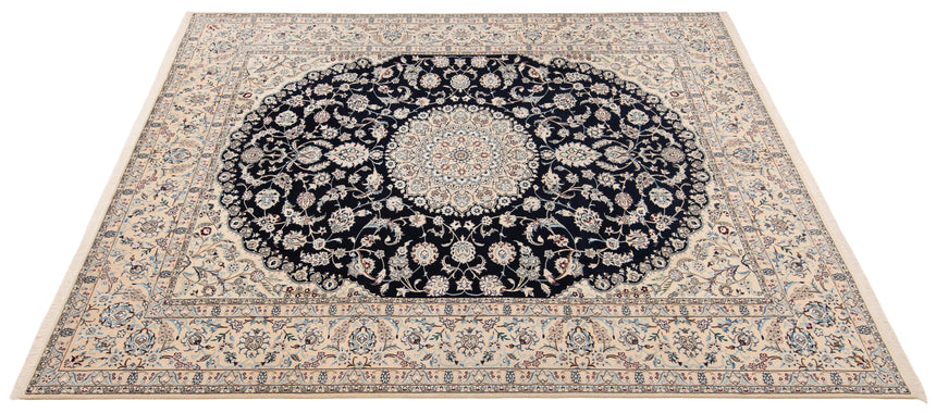 Nain 9la Persian Rug | 395 x 295 cm