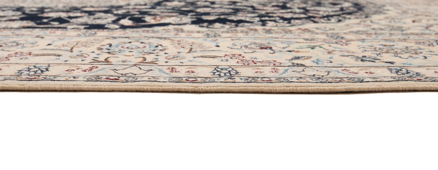 Nain 9la Persian Rug | 395 x 295 cm
