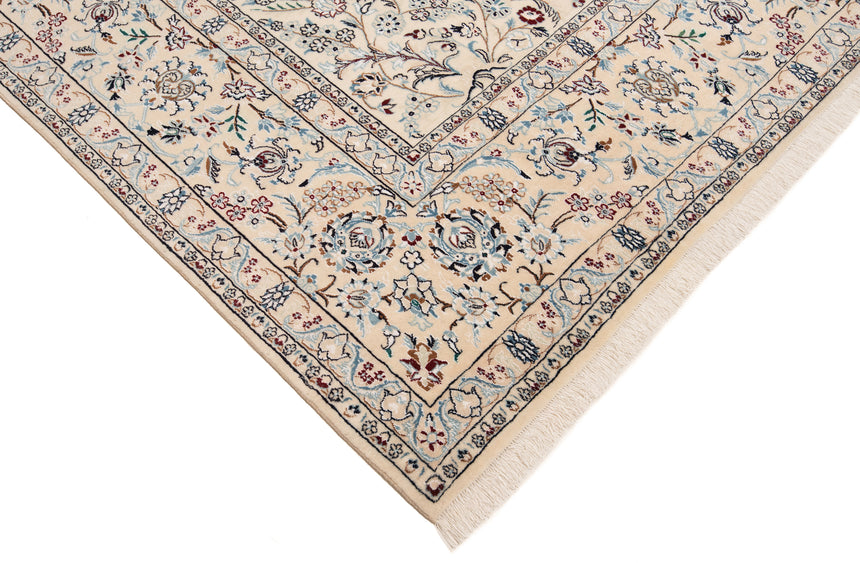 Nain 9la Persian Rug | 395 x 295 cm