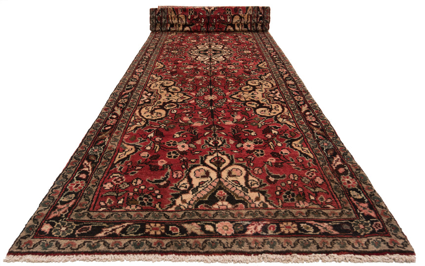 Hamedan Persian Rug | 603 x 82 cm