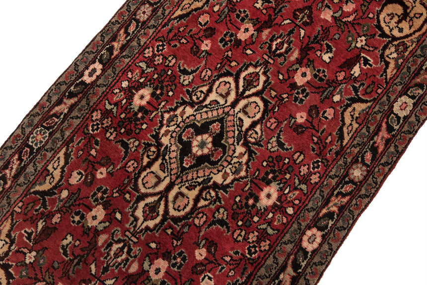 Hamedan Persian Rug | 603 x 82 cm