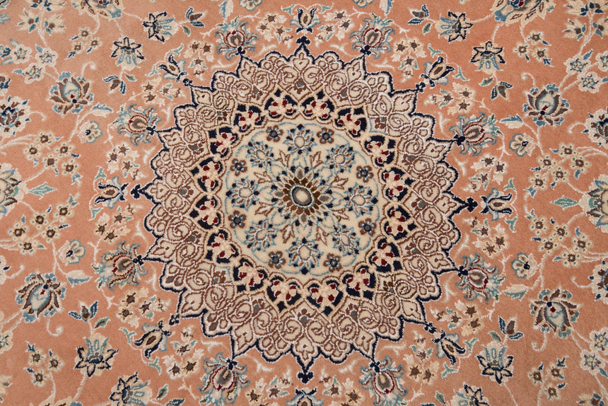 Nain 9la Persian Rug | 203 x 195 cm