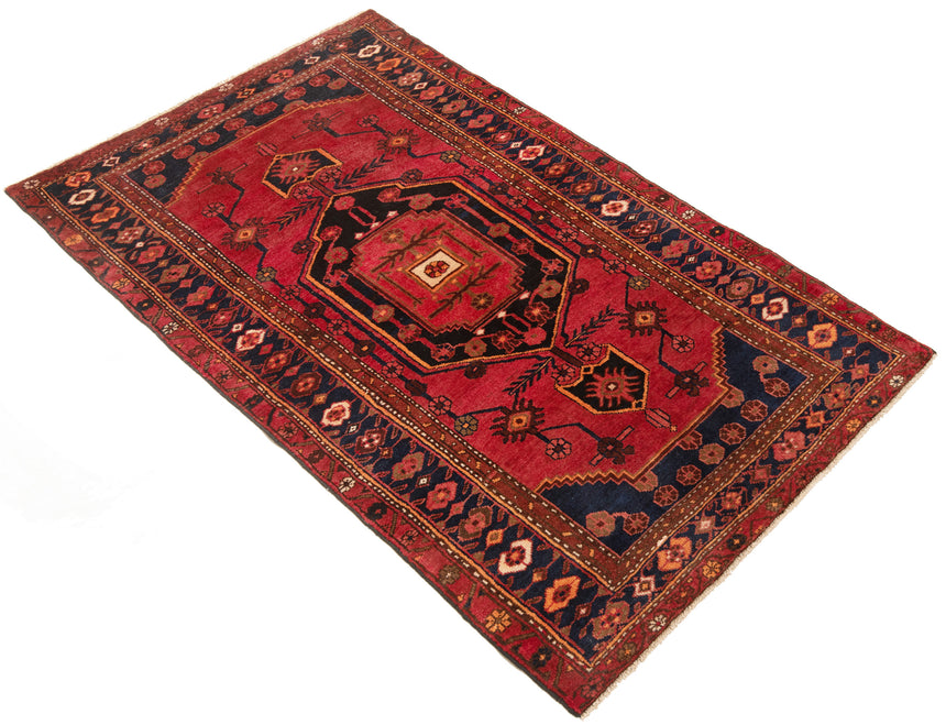 Hamedan Persian Rug | 207 x 131 cm