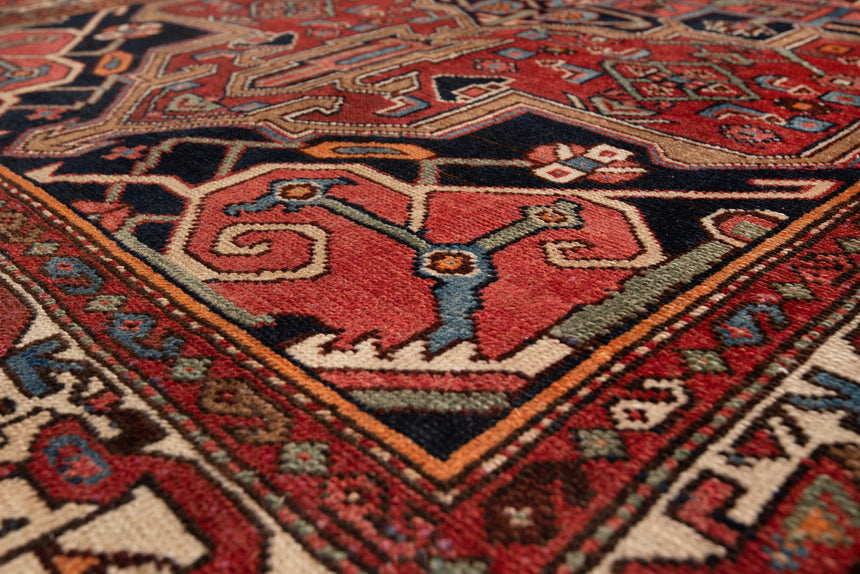 Hamedan Persian Rug | 198 x 122 cm