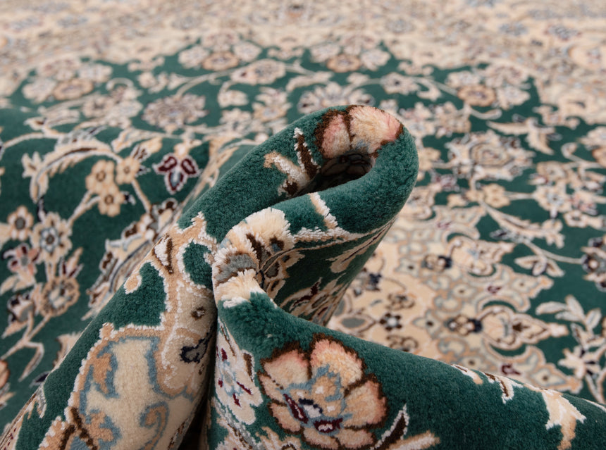 Nain 9La Persian Rug | 207 x 200 cm