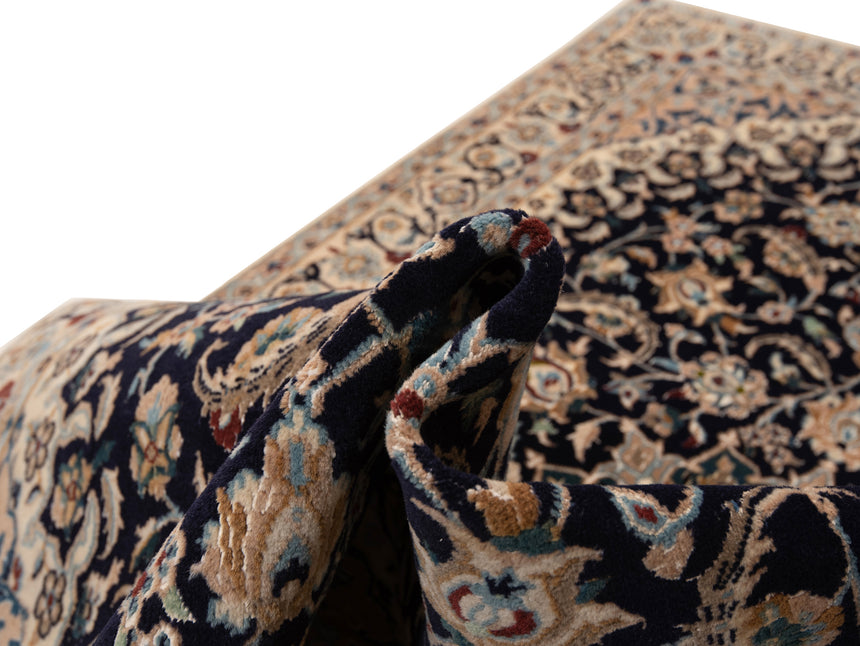 Nain 9La Persian Rug | 207 x 124 cm