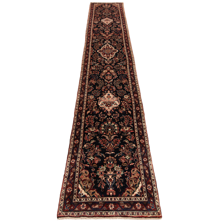 Hamedan Persian rug | 586 x 85 cm