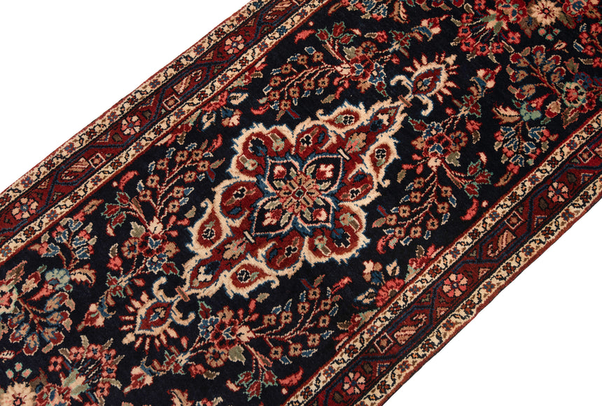 Hamedan Persian rug | 586 x 85 cm