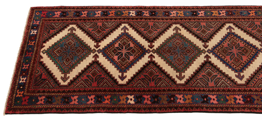 Hamedan Persian rug | 305 x 84 cm