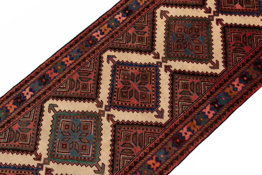 Hamedan Persian rug | 305 x 84 cm