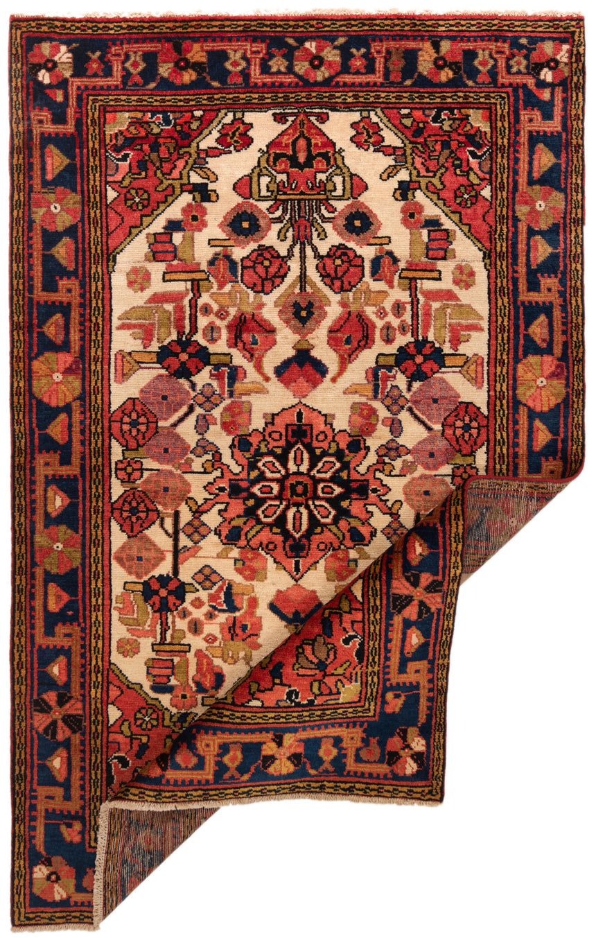 Hamedan Persian rug | 172 x 107 cm