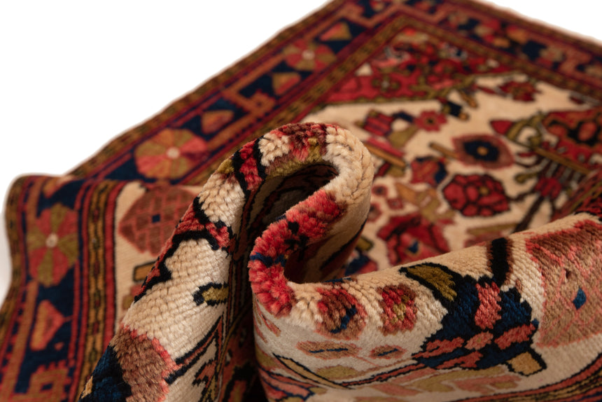 Hamedan Persian rug | 172 x 107 cm