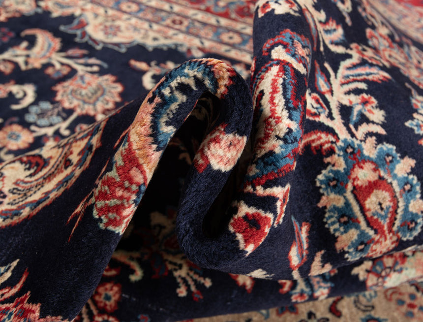 Hamedan Persian Rug | 328 x 209 cm