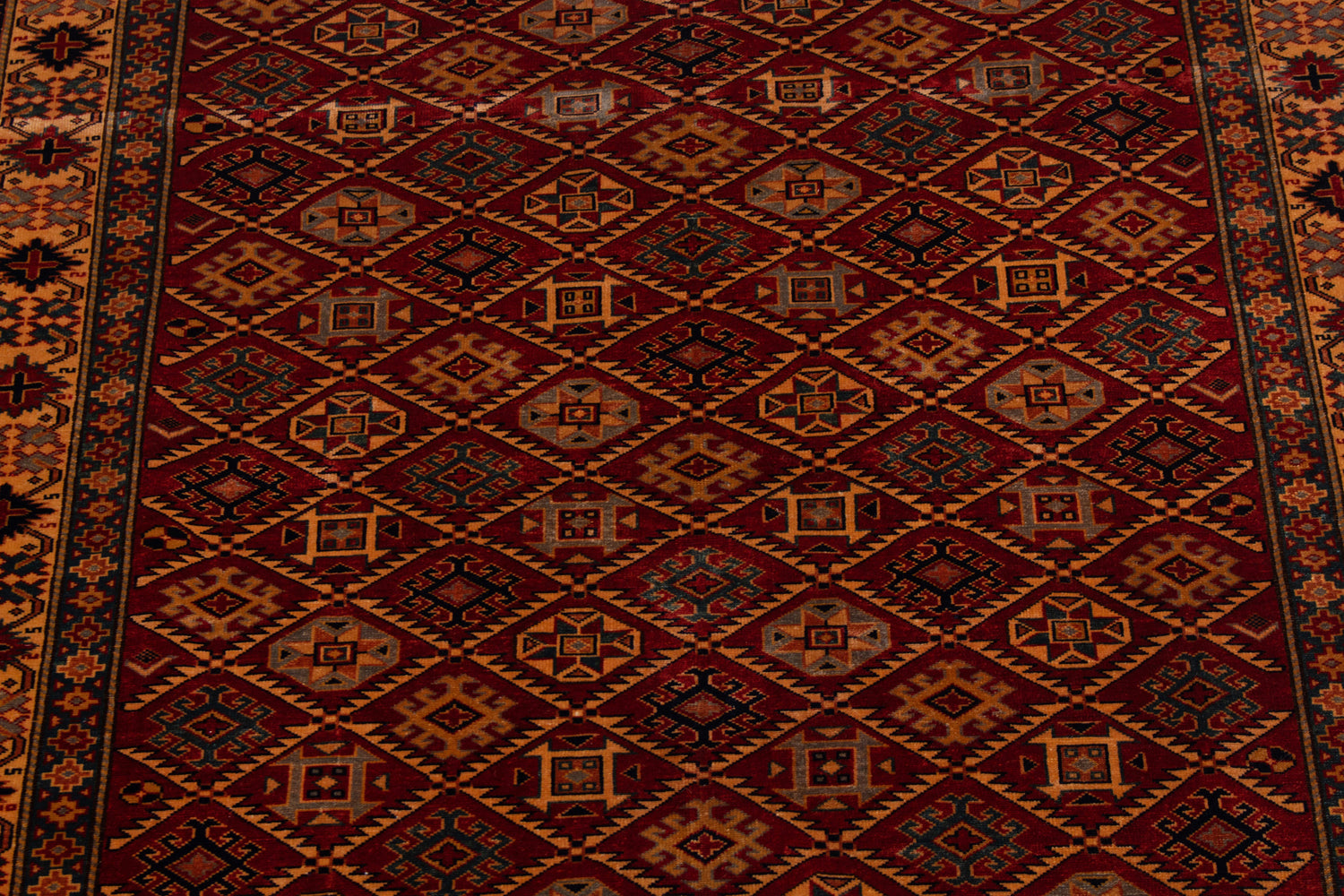 Kazak Rug | 212 x 162 cm