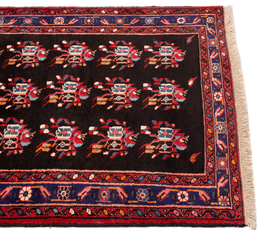 Hamedan Persian Rug | 140 x 109 cm