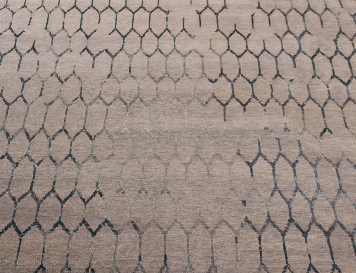 Modern Rug | 289 x 254 cm