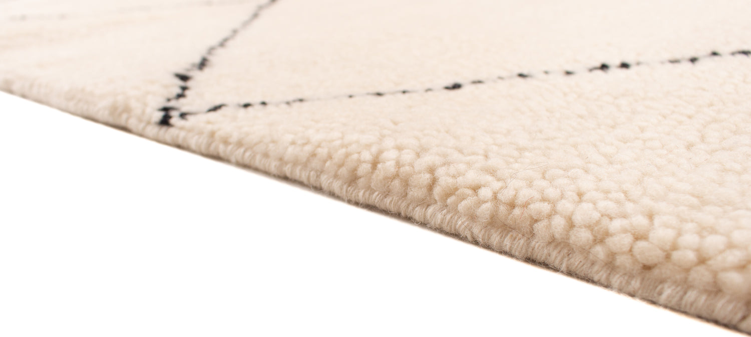 Berber rug with diamond design | 240 x 176 cm