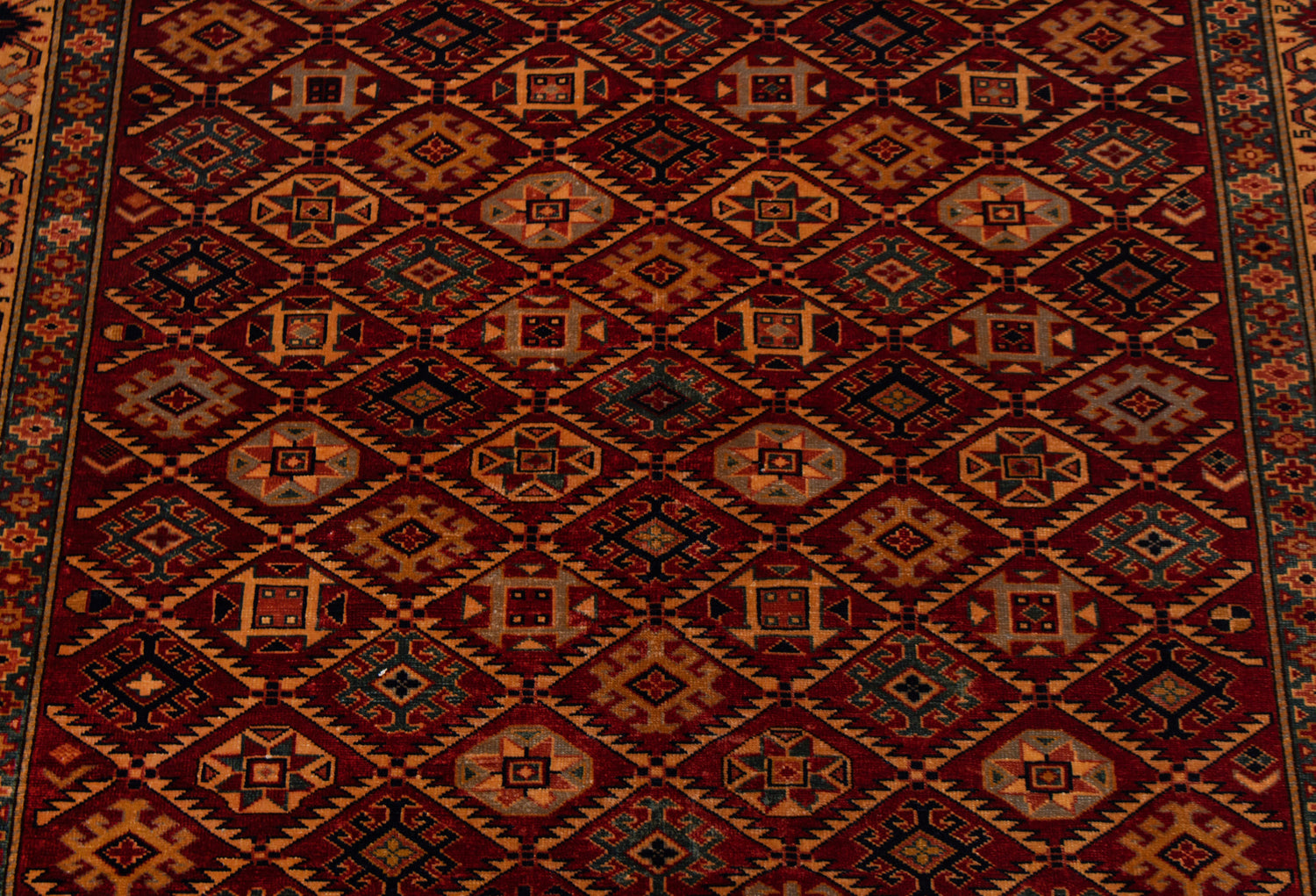 Kazak rug | 214 x 168 cm