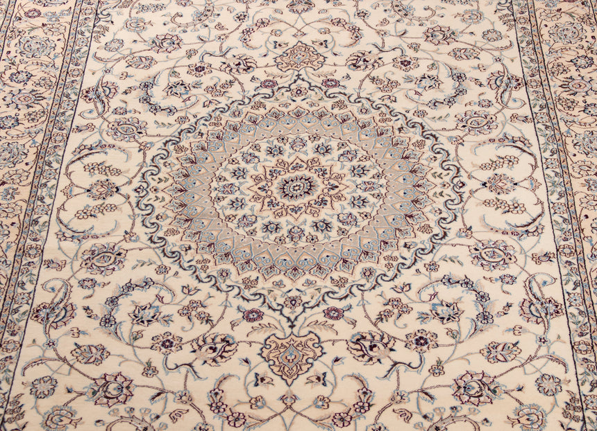 Nain 9La Persian Rug | 406 x 203 cm
