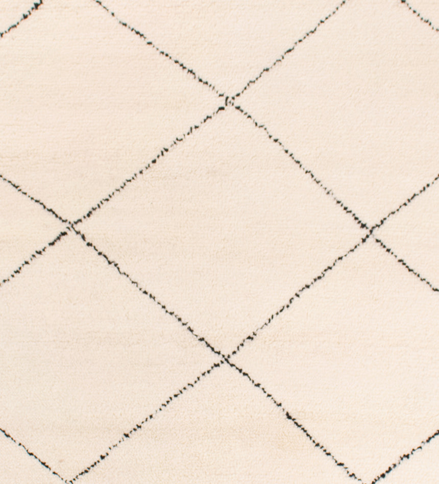 Berber rug with diamond design | 240 x 176 cm