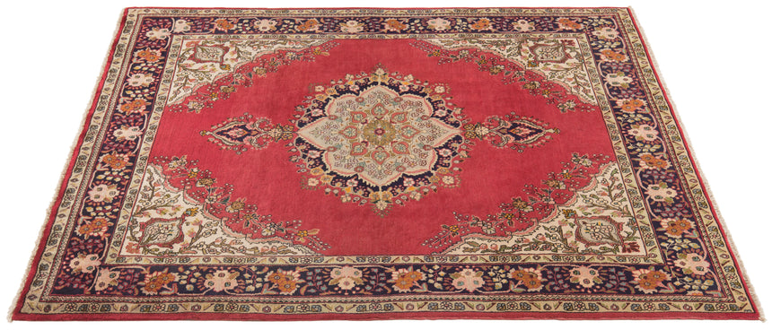 Tabriz Persian rug | 285 x 203 cm