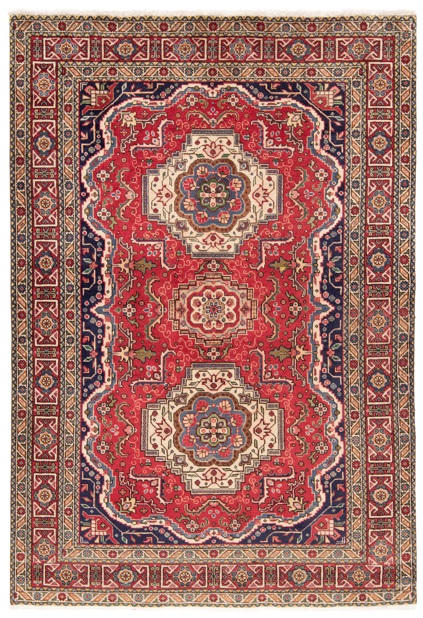 Tabriz Persian Rug | 198 x 136cm