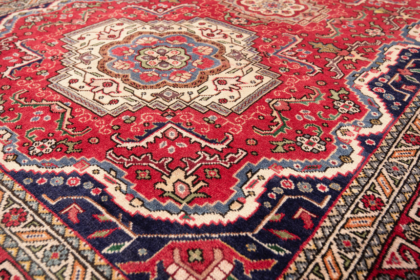 Tabriz Persian Rug | 198 x 136cm