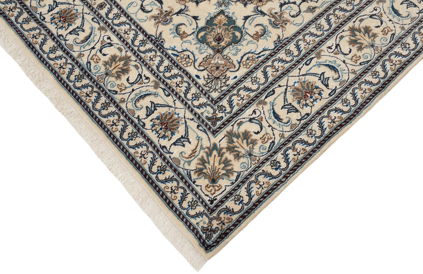 Nain Persian Rug | 297 x 196cm