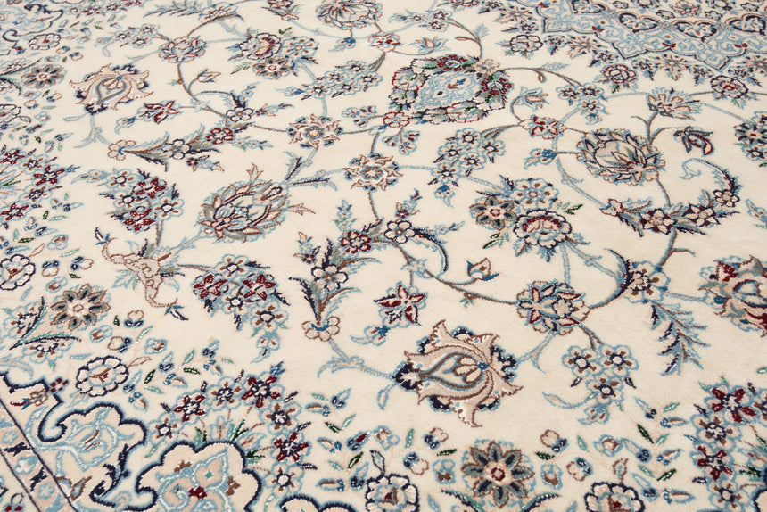 Nain 9la Persian Rug | 345 x 240 cm