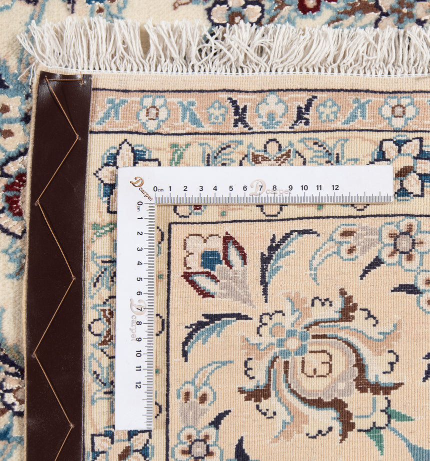 Nain 9la Persian Rug | 345 x 240 cm