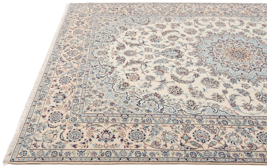Nain 9la Persian Rug | 345 x 240 cm