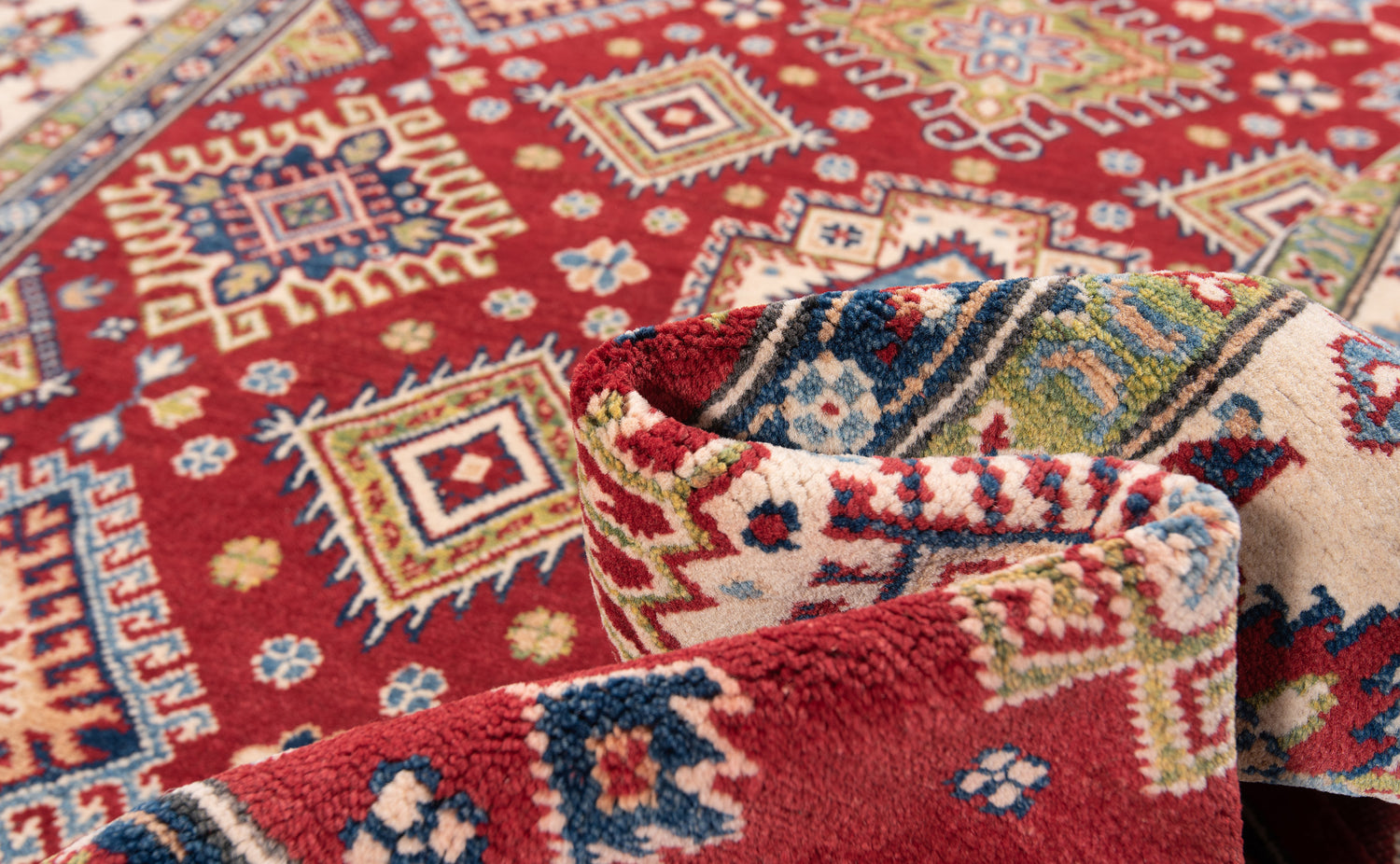 Kazak rug | 302 x 200 cm