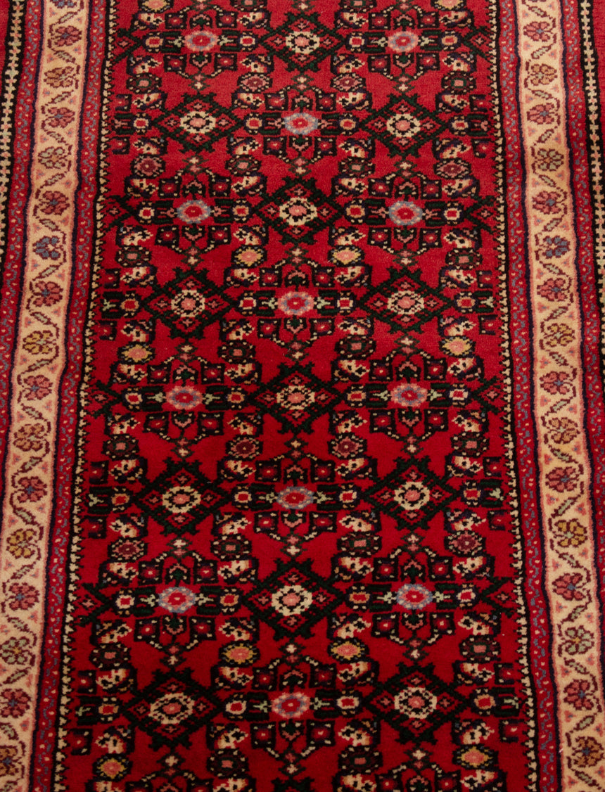 Hamedan Persian Rug | 959 x 67 cm