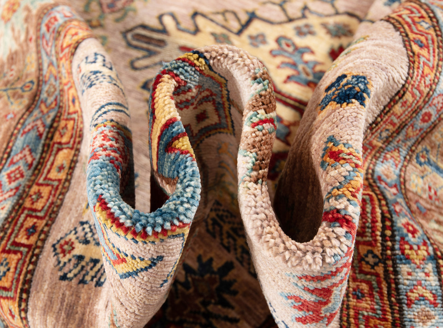 Kazak rug | 203 x 147 cm